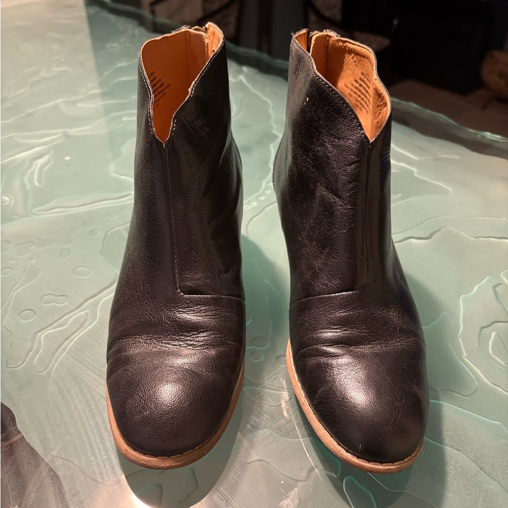 Nine West Black Leather Ankle Booties